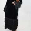 Photo de la abaya Rayhane en velours avec strass noir