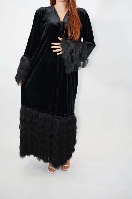 Photo de la abaya Rayhane en velours avec strass noir