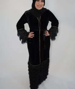 Photo de la abaya Rayhane en velours avec strass or